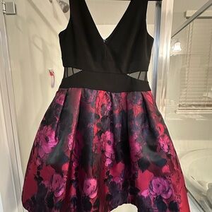 XSCAPE Floral Cocktail Dress with Pockets – Size 8